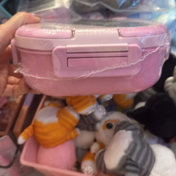 Labubu Bento box lick seal with silverware - Picture 2 of 4